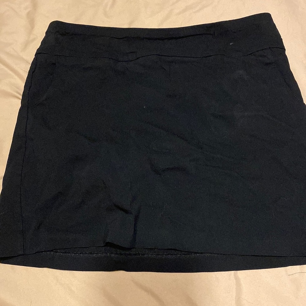 Duluth Trading skirt size 8 - elastic waistband, pockets